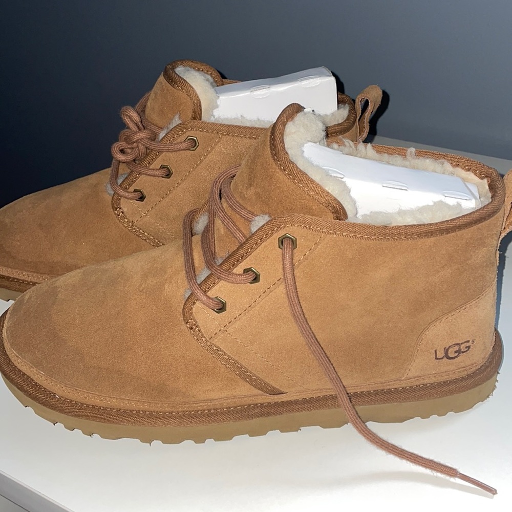 MENS UGGS SIZE 10